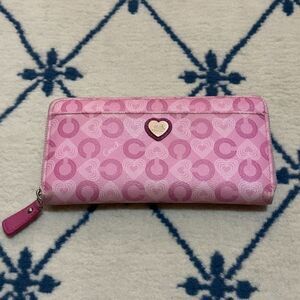 Coach Y2K Waverly Hearts Signature Accordion Zip Around Wallet - Pink